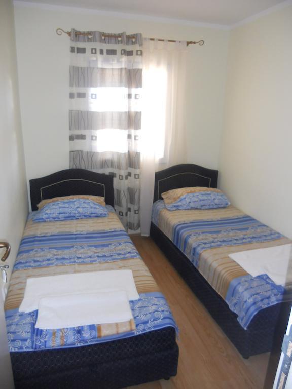 Apartments Papillon Podgorica Habitación foto